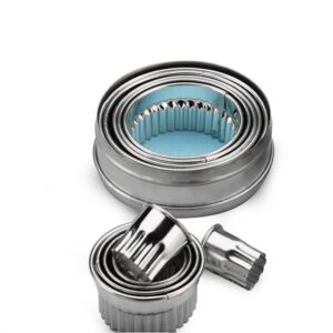 Eva collection, set 11 stampini taglia biscotti festonati forma anello in acciaio inox